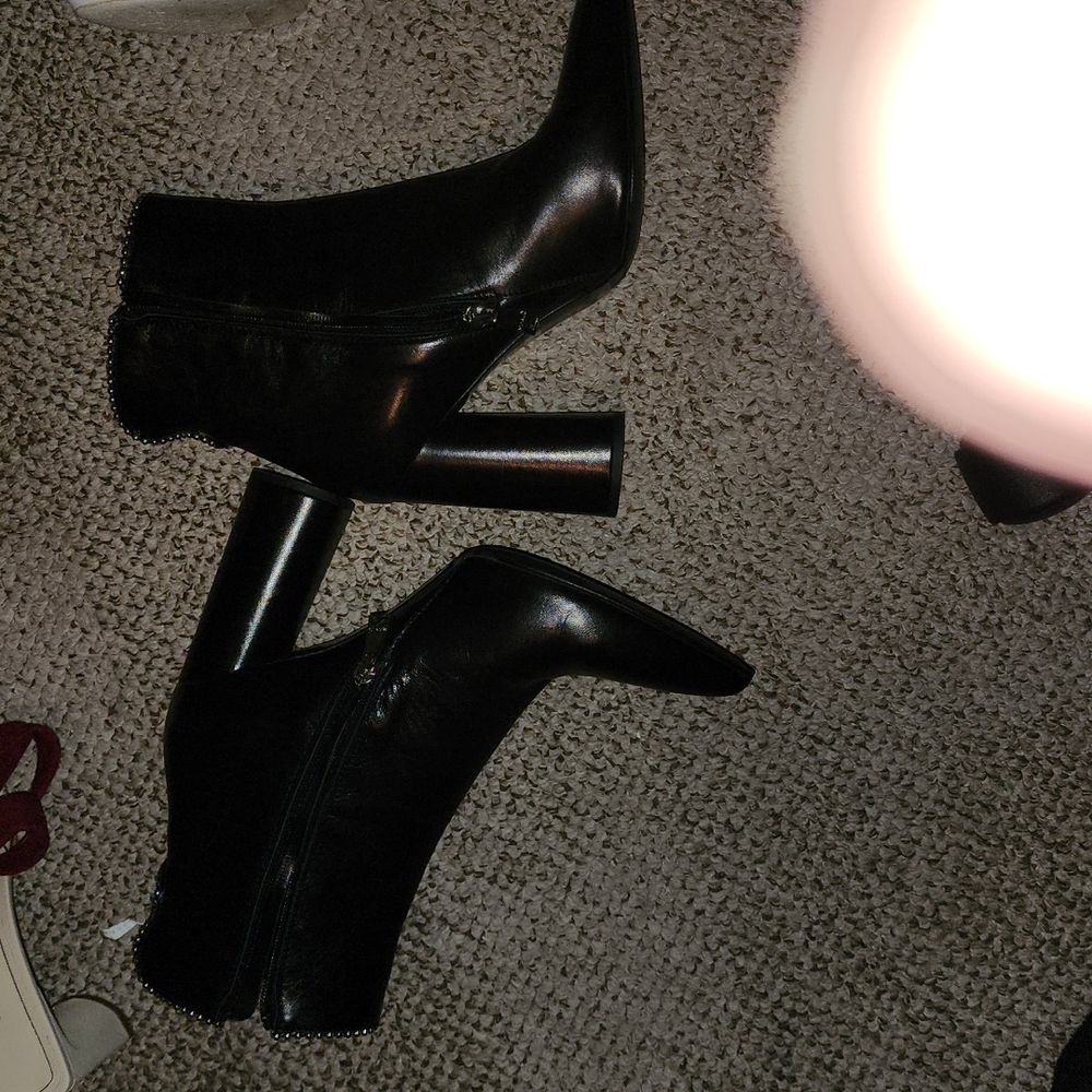MADE IN ITALY MA&LO BLACK REAL LEATHER STUD TRIM BOOTIES EUC SIZE 40 - Picture 11 of 13